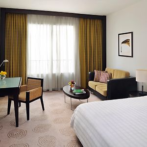 Zimmer mit Kingsize-Bett